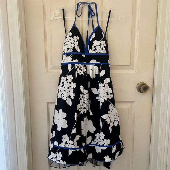 Summer Halter Floral Sundress - Picture 3 of 7